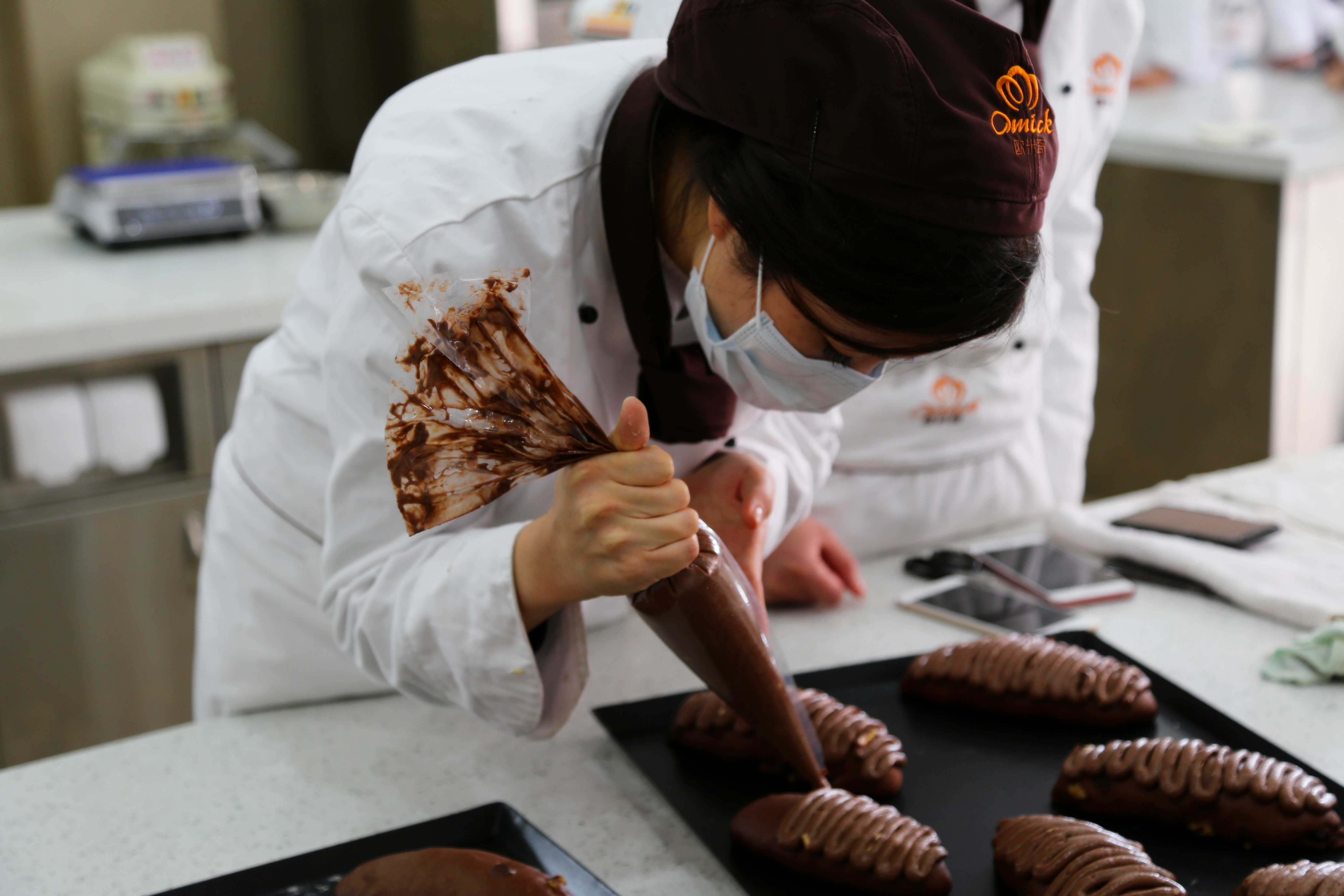 上海欧米奇教你如何选择专业的西点烘焙学校